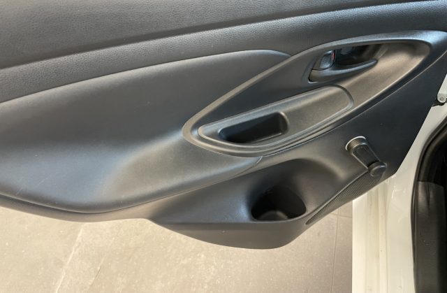 TOYOTA YARIS 1.5 HYBRID 92 CV E-CVT BUSINESS - foto 13