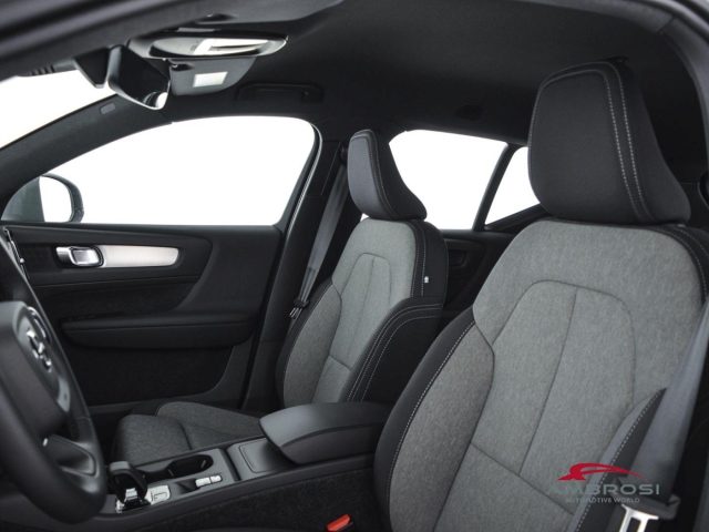 VOLVO XC40 B3 MILD HYBRID BENZINA CORE - foto 9