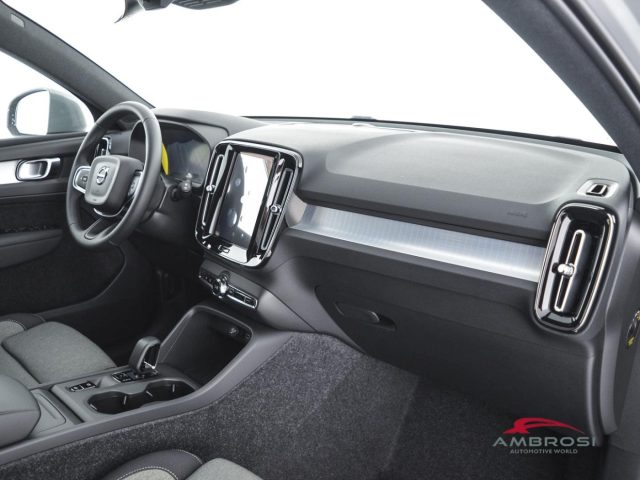 VOLVO XC40 B3 MILD HYBRID BENZINA CORE - foto 12