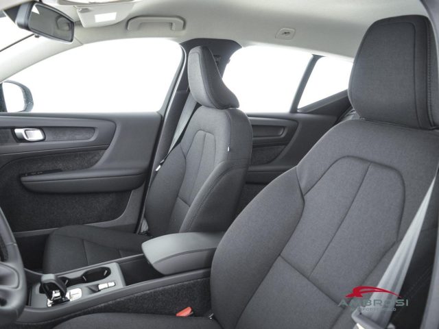 VOLVO XC40 B3 MILD HYBRID BENZINA ESSENTIAL - foto 9