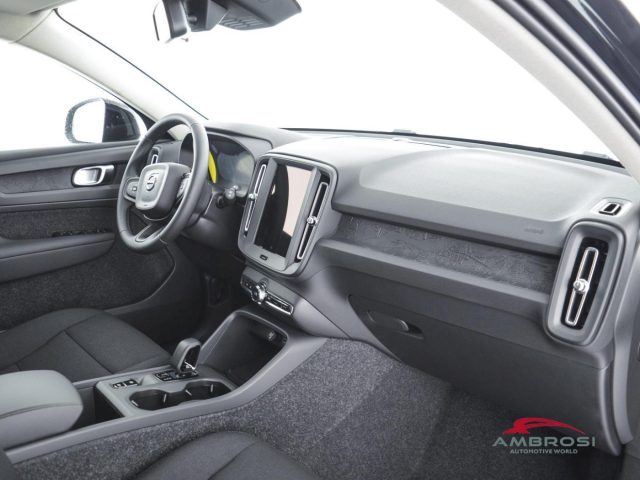 VOLVO XC40 B3 MILD HYBRID BENZINA ESSENTIAL - foto 12