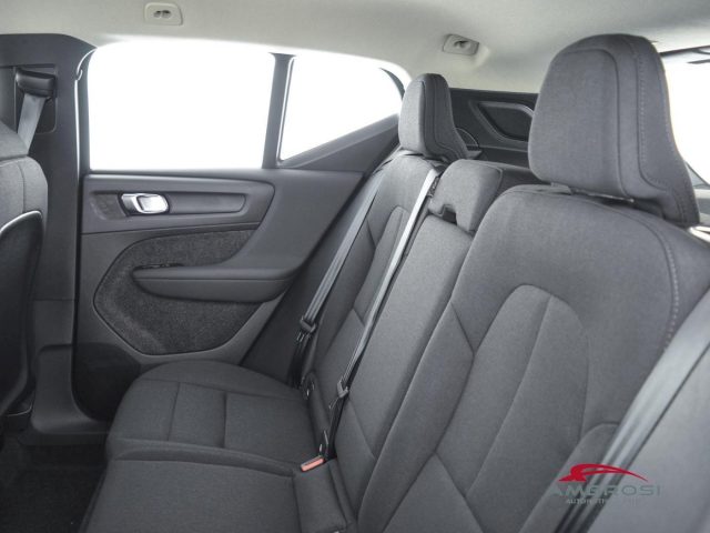 VOLVO XC40 B3 MILD HYBRID BENZINA ESSENTIAL - foto 10
