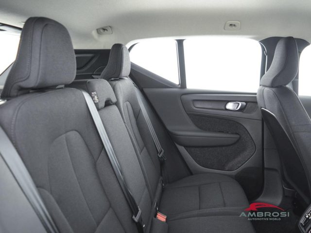 VOLVO XC40 B3 MILD HYBRID BENZINA ESSENTIAL - foto 11