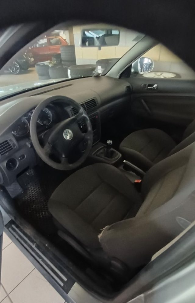 VOLKSWAGEN PASSAT 1.9 TDI/130 CV - foto 7