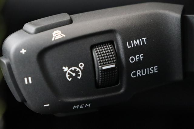 PEUGEOT 2008 HYBRID 145 E-DCS6 GT - foto 16