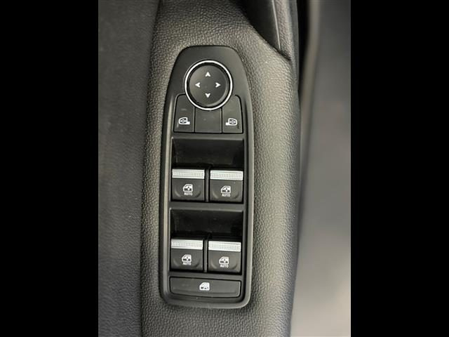 RENAULT CAPTUR 1.6 E-TECH PLUG-IN HYBRID 160CV  - foto 6