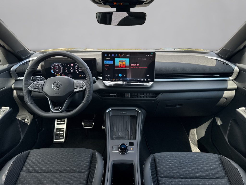 immagine nuovo VOLKSWAGEN T-Roc 1.5 etsi r-line 150cv dsg