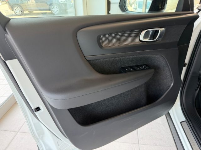 VOLVO XC40 T5 RECHARGE PLUG-IN HYBRID R-DES - foto 7