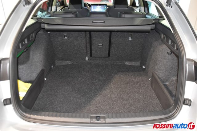 SKODA OCTAVIA WAGON 2.0 TDI 150 CV DSG STYLE + - foto 16