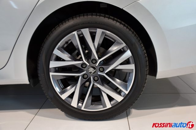 SKODA OCTAVIA WAGON 2.0 TDI 150 CV DSG STYLE + - foto 21