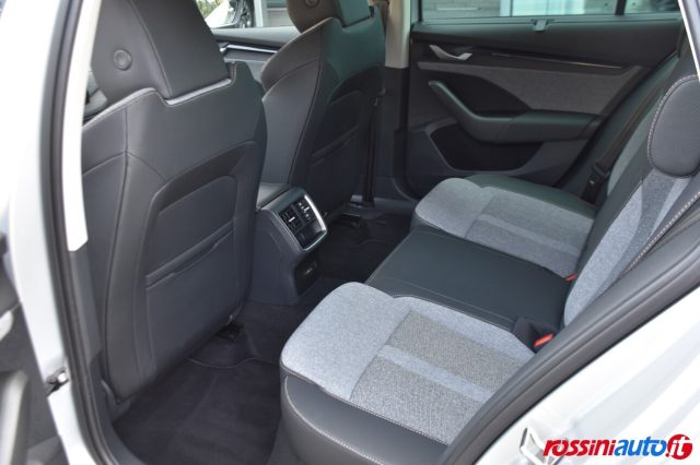 SKODA OCTAVIA WAGON 2.0 TDI 150 CV DSG STYLE + - foto 12