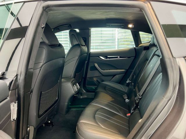 MASERATI LEVANTE 2.0 MHEV GT 330CV , SPORT PACK , - foto 11
