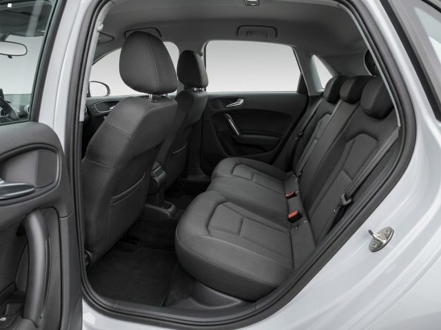 AUDI A1 1.4 TDI S TRONIC - foto 8