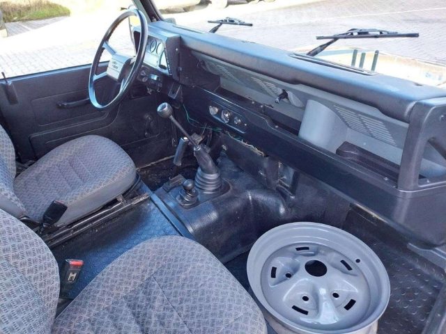LAND ROVER DEFENDER 90 90 2.5 TURBO 85 CV - foto 11