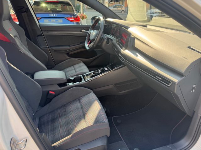 VOLKSWAGEN GOLF 2.0 TSI DSG GTI - foto 17
