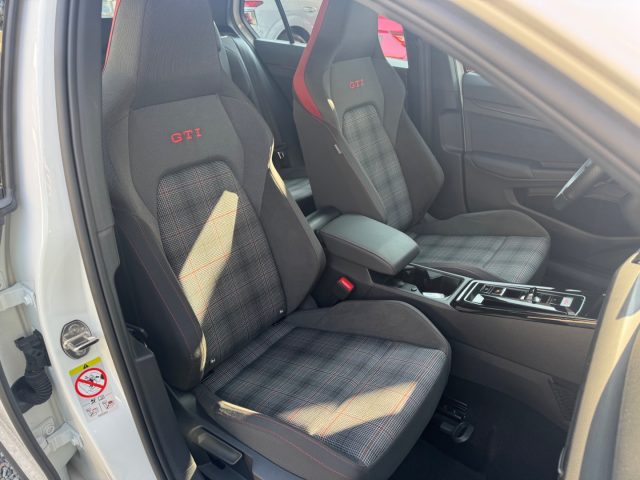 VOLKSWAGEN GOLF 2.0 TSI DSG GTI - foto 19