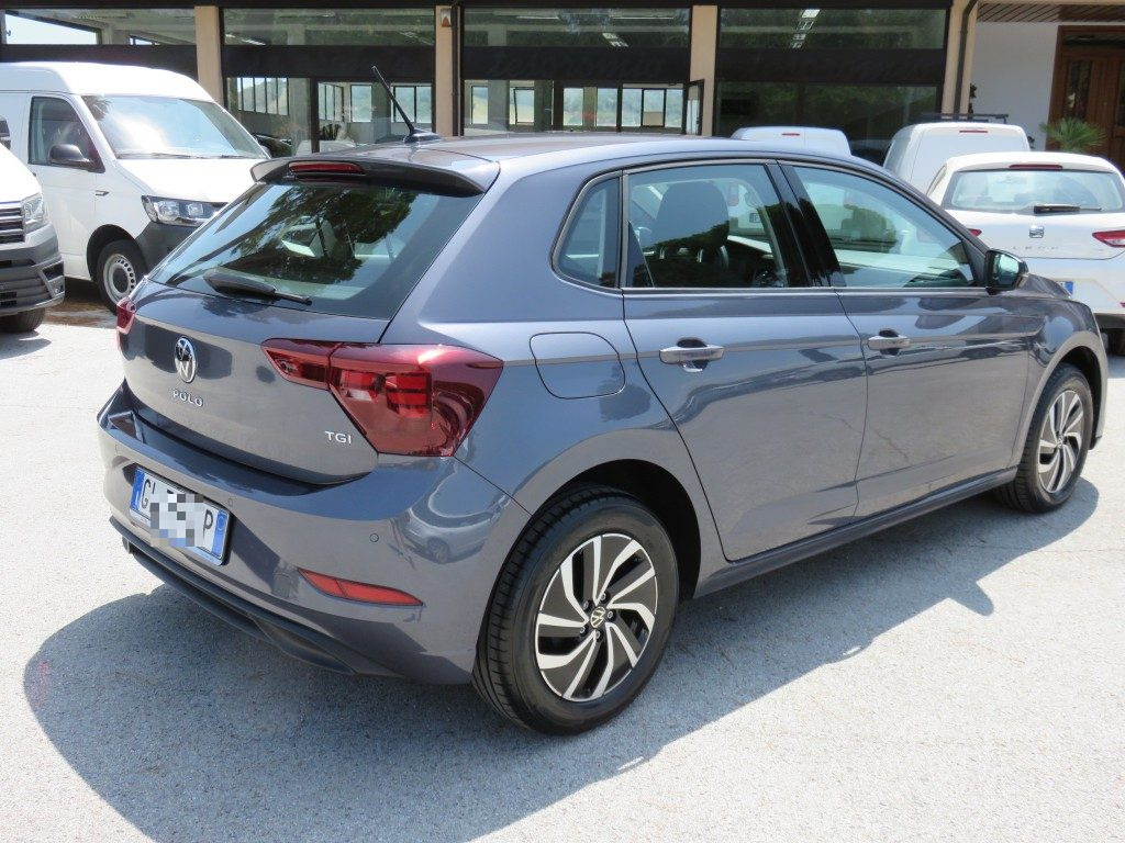 VOLKSWAGEN Polo