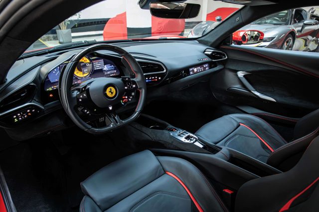 FERRARI 296 GTB|CARBON+LEDS|LIFT|CAMERA|SCUD - foto 9