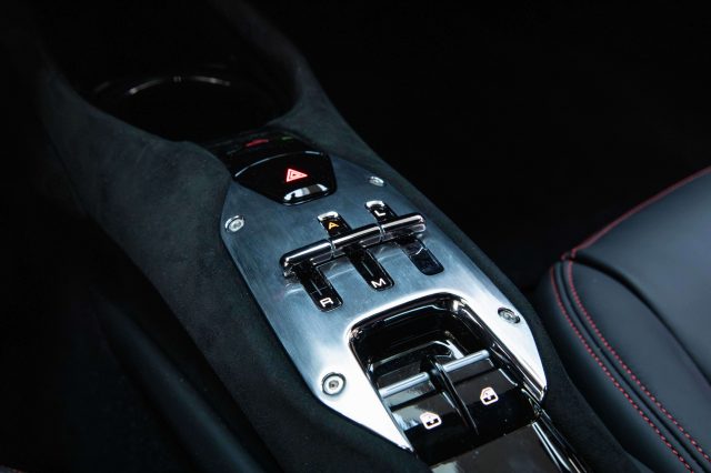 FERRARI 296 GTB|CARBON+LEDS|LIFT|CAMERA|SCUD - foto 15
