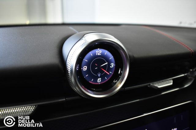 MASERATI GRECALE V6 530 CV AWD TROFEO - foto 24