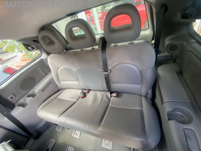 CHRYSLER VOYAGER 2.8 CRD CAT LX 150CV LEATHER AUT - foto 8