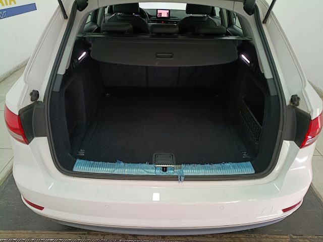AUDI A4 AVANT 30 2.0 TDI BUSINESS SPORT  - foto 7