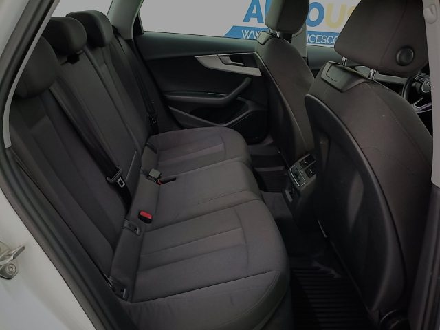 AUDI A4 AVANT 30 2.0 TDI BUSINESS SPORT  - foto 17