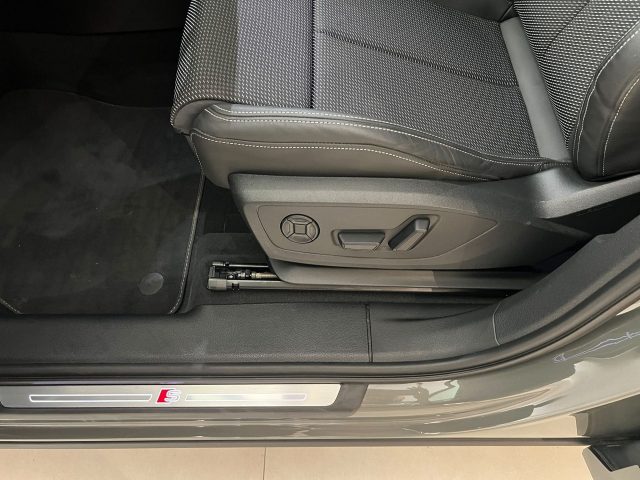 AUDI Q3 45 TFSI E S TRONIC S LINE EDITIO - foto 12