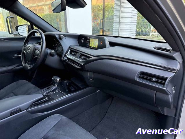 LEXUS UX 250H 2.0 BUSINESS TELECAMERA POST. IV - foto 23