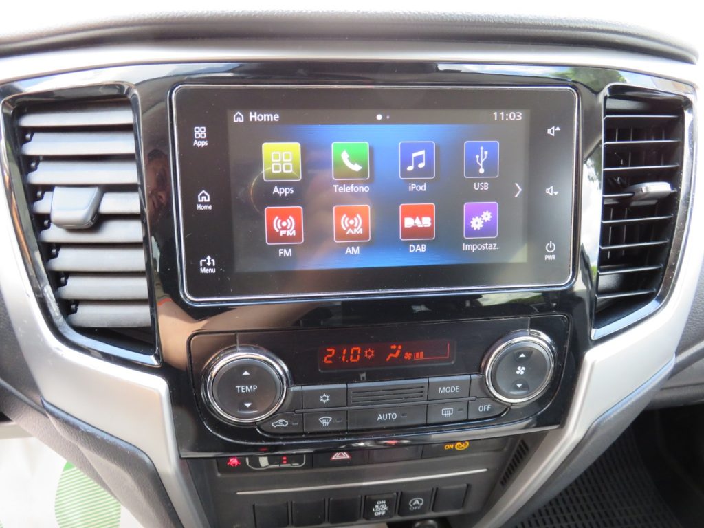 MITSUBISHI L200