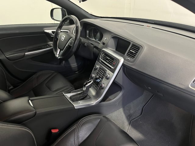 VOLVO V60 2.0 D2 GEARTRONIC DYNAMIC EDITIO - foto 4