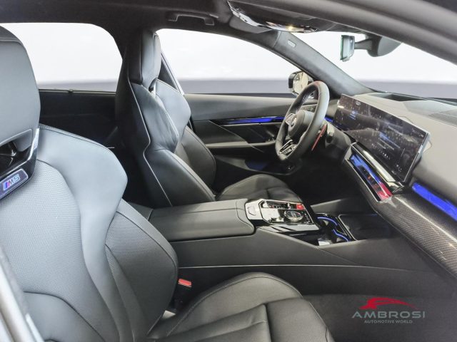 BMW M5 TOURING M-DRIVER'S ULTIMATE PACK - foto 10
