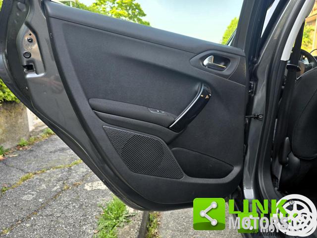 PEUGEOT 208 ALLURE 82 CV - foto 35