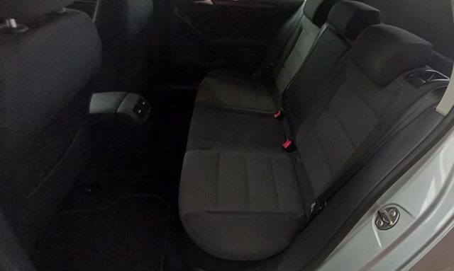 VOLKSWAGEN GOLF 1.6 TDI DPF 5P. - foto 10