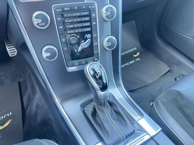 VOLVO XC60 D4 GEARTRONIC R-DESIGN - foto 14