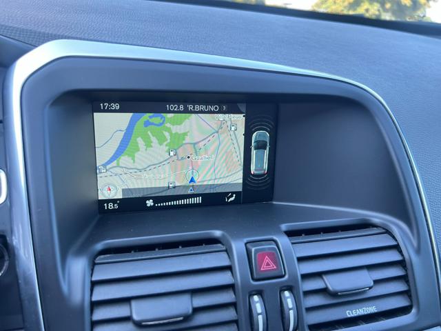 VOLVO XC60 D4 GEARTRONIC R-DESIGN - foto 19