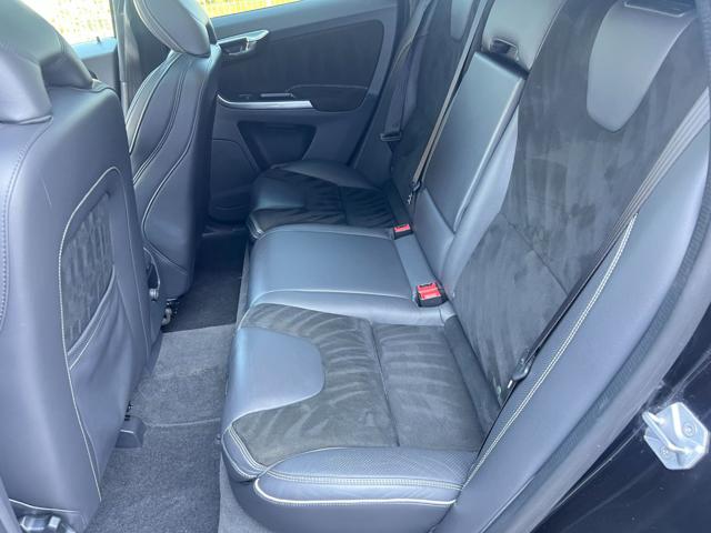 VOLVO XC60 D4 GEARTRONIC R-DESIGN - foto 25