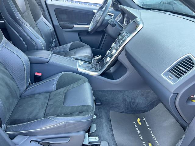 VOLVO XC60 D4 GEARTRONIC R-DESIGN - foto 30