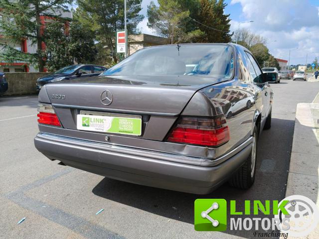 MERCEDES-BENZ E 200 CAT COUPÉ - foto 34