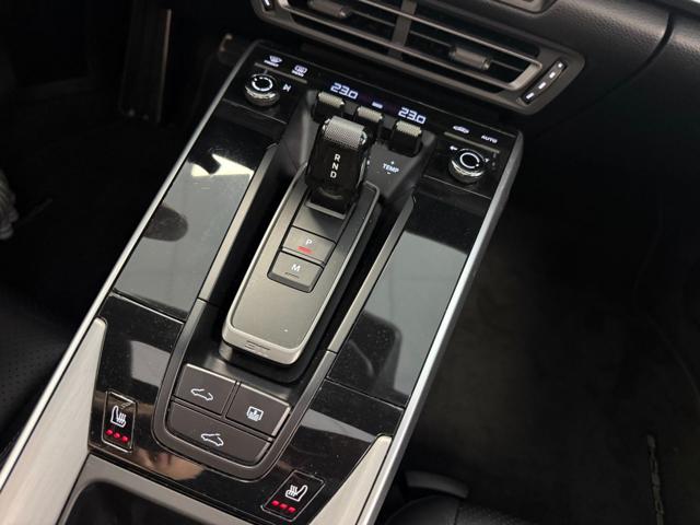 PORSCHE 911 CARRERA 4 - foto 18