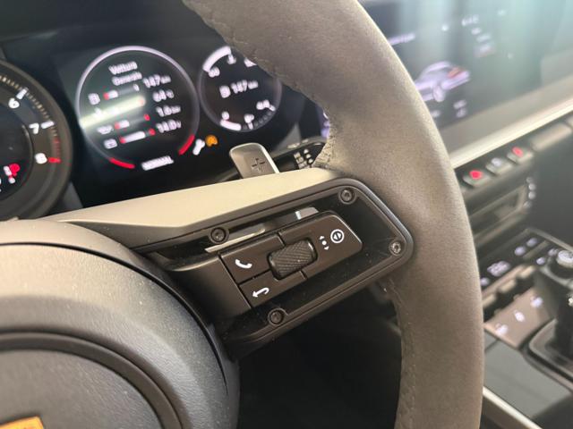 PORSCHE 911 CARRERA 4 - foto 12