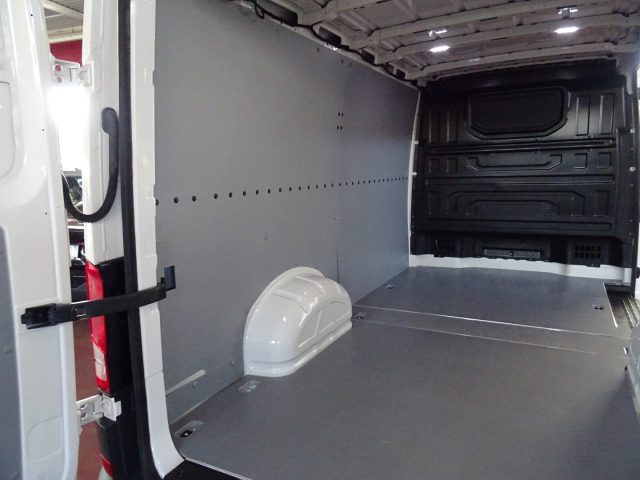 VOLKSWAGEN CRAFTER 30 2.0 TDI 140CV PM-TM FURGONE B - foto 13
