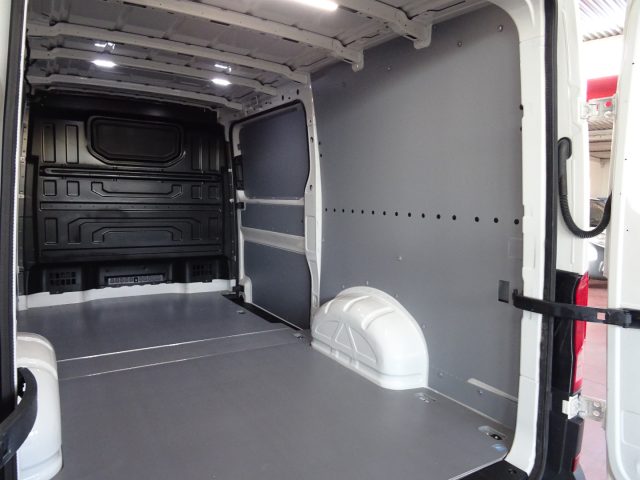 VOLKSWAGEN CRAFTER 30 2.0 TDI 140CV PM-TM FURGONE B - foto 14