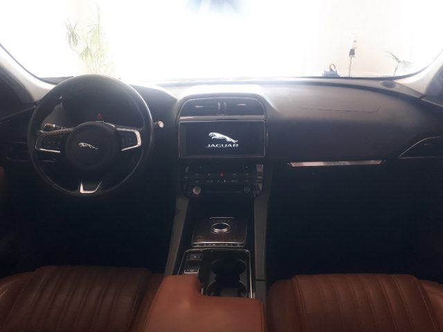 JAGUAR F-PACE 2.0D 180CV AWD AUT. PORTFOLIO MY - foto 7