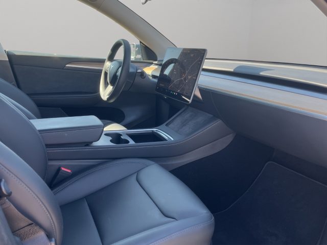 TESLA MODEL Y PERFORMANCE DUAL MOTOR 4WD - foto 9