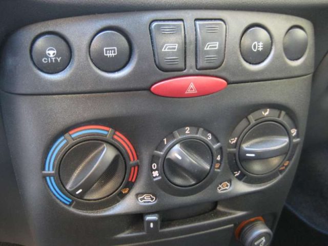 FIAT PUNTO 1.2 3 PORTE ACTIVE - foto 13