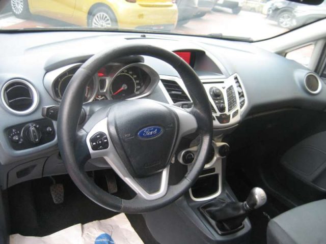 FORD FIESTA 1.2 82 CV  5 PORTE TITANIUM - foto 11