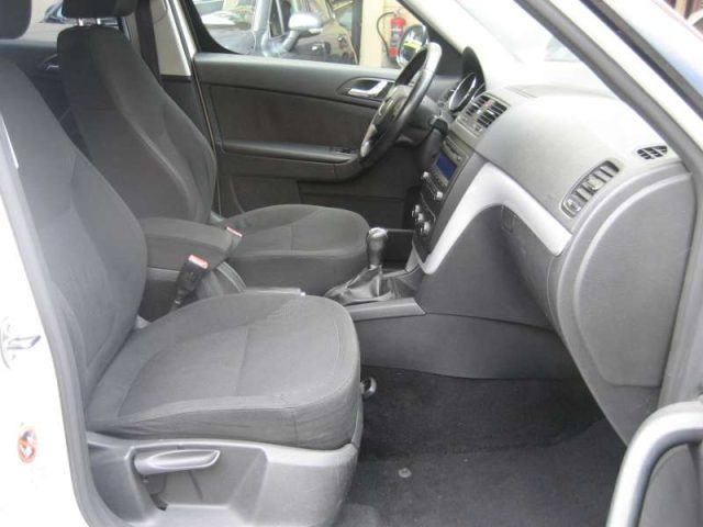 SKODA YETI 1.2 TSI ADVENTURE - foto 10