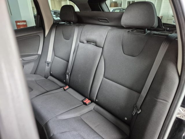 VOLVO XC60 D3 GEARTRONIC R-DESIGN MOMENTUM - foto 12