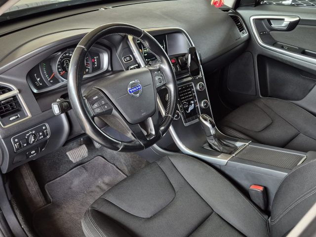 VOLVO XC60 D3 GEARTRONIC R-DESIGN MOMENTUM - foto 15